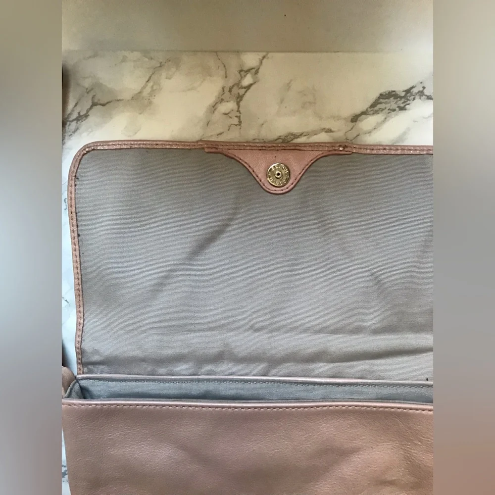 Coach Ashley leather clutch /wristlet💕Host Pick💕 Like new! - Picture 5 of 13